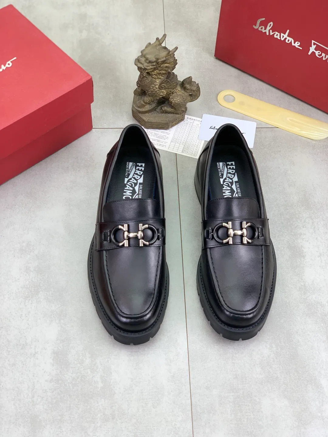 Men's Men's Shoes 💰P480💰[New Style] Water-dyed Niuli 🆘[Salvatore Ferragamo] Ferragamo's latest casual business leather shoes for men! Listed simultaneously! The fabric is made of specially imported original calfskin, and the interior is made of imported water-dyed cowhide. It is absolutely luxurious and leads the fashion trend. Matching code: 38-44 (45 and 46 can be customized) Multiple colors available